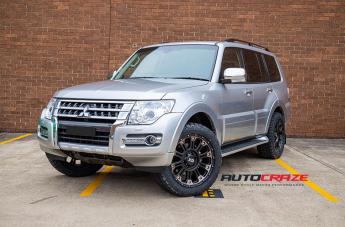 MITSUBISHI PAJERO HOSS XD II SATIN BLACK DARK TINT